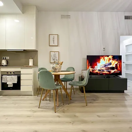 Casa Vega. Coqueto En Casco Antiguo.